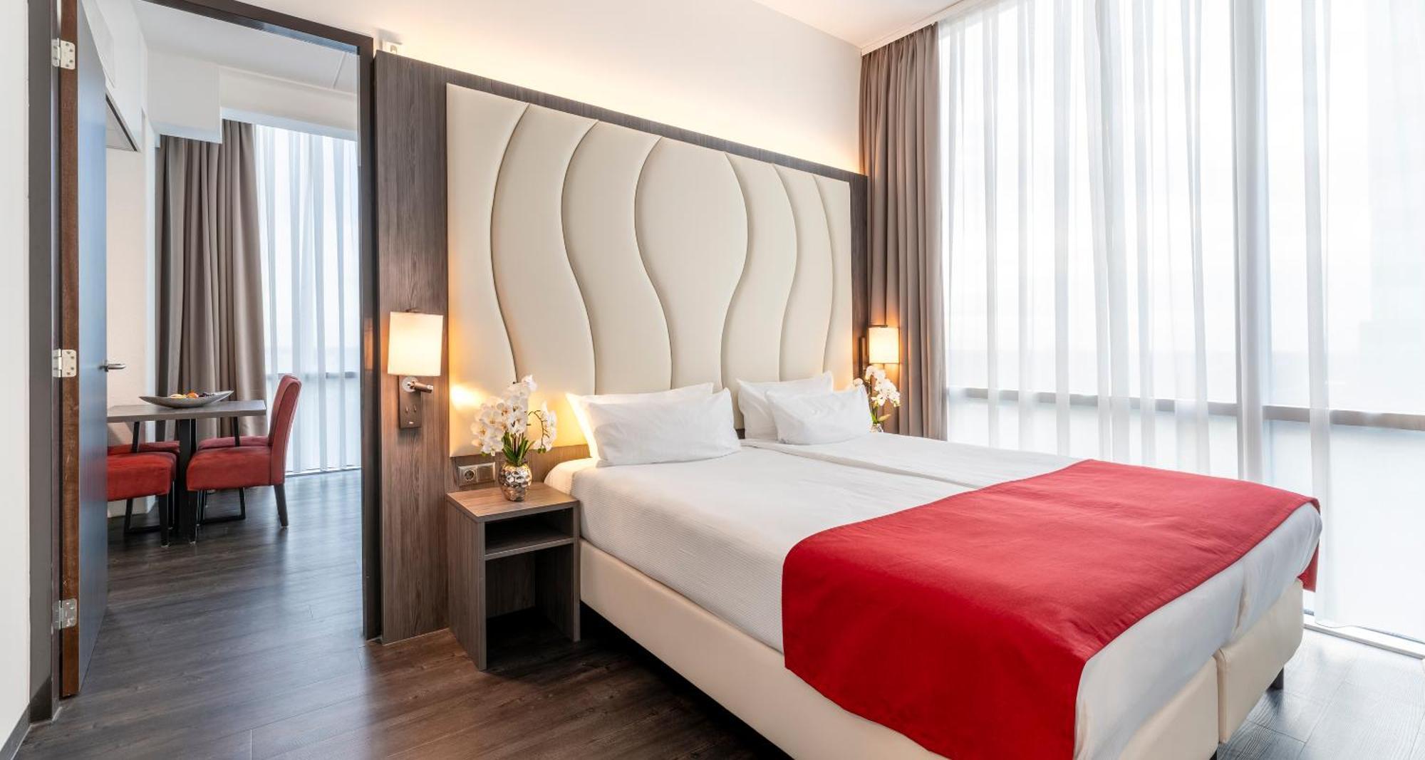 Plaza Premium Almere Exterior foto